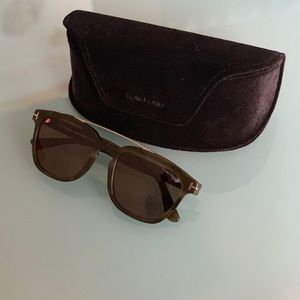 Tom Ford Sunglasses (Never worm, case included)